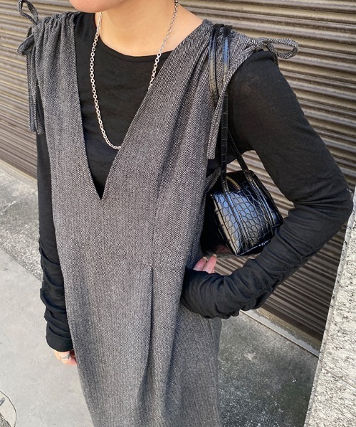 ECLAM(クラム)の「袖シャーリングシアーカットソー(Tシャツ/カットソー・レディース・ライトブルー/杢グレー/チャコール/アイボリー/ブラック・M)」の9枚目の写真