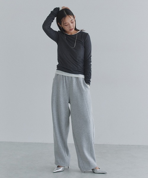 ECLAM(クラム)の「袖シャーリングシアーカットソー(Tシャツ/カットソー・レディース・ライトブルー/杢グレー/チャコール/アイボリー/ブラック・M)」の22枚目の写真