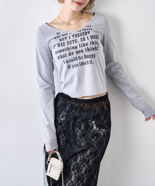WHO'S WHO gallery(フーズフーギャラリー)の「メッセージVネックトップス(Tシャツ/カットソー・レディース・グレー/ブラック/ピンク/ホワイト・FREE)」の7枚目の写真