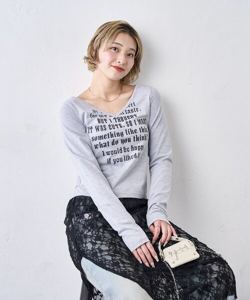 WHO'S WHO gallery(フーズフーギャラリー)の「メッセージVネックトップス(Tシャツ/カットソー・レディース・グレー/ブラック/ピンク/ホワイト・FREE)」の17枚目の写真