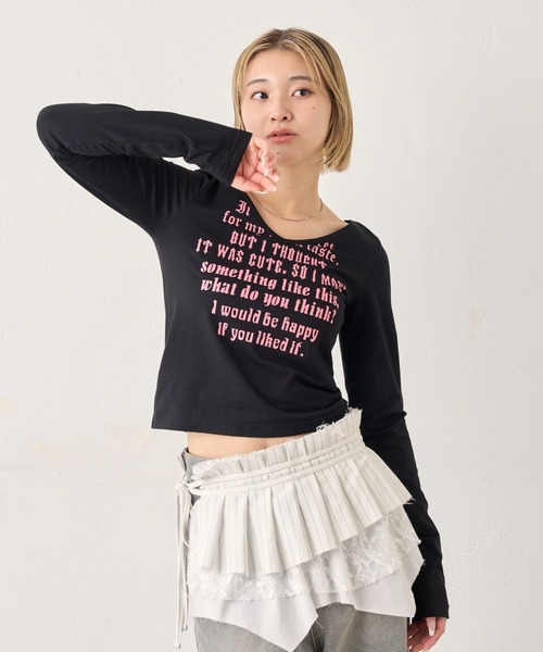 WHO'S WHO gallery(フーズフーギャラリー)の「メッセージVネックトップス(Tシャツ/カットソー・レディース・グレー/ブラック/ピンク/ホワイト・FREE)」の4枚目の写真