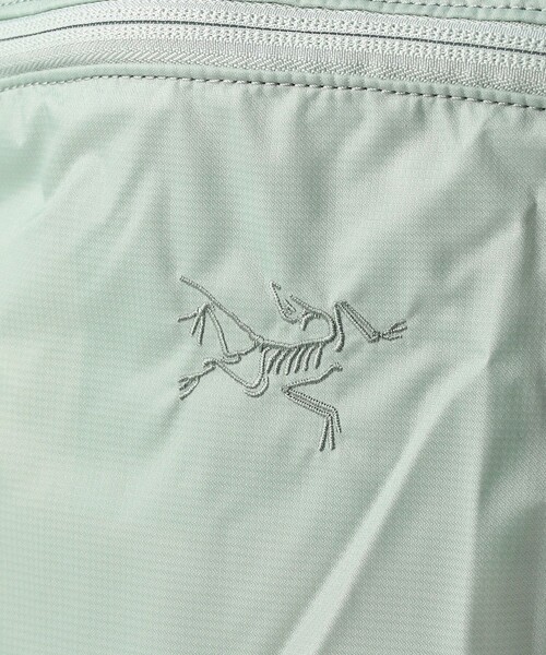 ARC'TERYX(アークテリクス)の「ARC'TERYX/アークテリクス Heliad 15L Backpack(バックパック/リュック・メンズ・グリーン/ブルー/ブラック・ONE SIZE)」の12枚目の写真