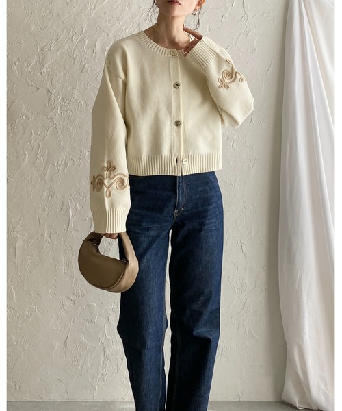 She's Closet(シーズクローゼット)の「長袖ショート丈金ボタンリボンコード刺繍ニットカーディガン(カーディガン/ボレロ・レディース・アイボリー/ブラック/ピンク・FREE)」の7枚目の写真