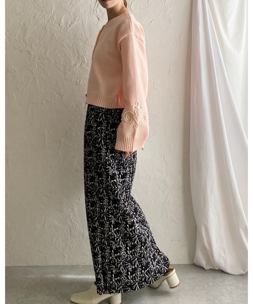 She's Closet(シーズクローゼット)の「長袖ショート丈金ボタンリボンコード刺繍ニットカーディガン(カーディガン/ボレロ・レディース・アイボリー/ブラック/ピンク・FREE)」の12枚目の写真