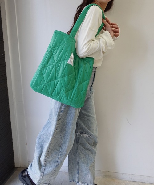 CORNERS（コーナーズ）の「キルティングトートバッグ（トートバッグ・レディース・オフホワイト/ブラック/ベージュ/グリーン/ブルー・FREE）」の14枚目の写真