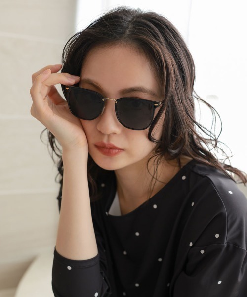 DONOBAN(ドノバン)の「【UVカット率 99%以上】バックリムウェリントンサングラス(サングラス・レディース・ブラウン/ブラック/その他/ブラック系その他・ONE)」の1枚目の写真