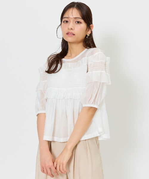 AND COUTURE（アンドクチュール）の「シアーシャーリングフリルブラウス（シャツ/ブラウス・レディース・オフホワイト/ブラック/ブルー・FREE）」の2枚目の写真