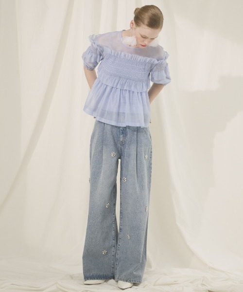 AND COUTURE（アンドクチュール）の「シアーシャーリングフリルブラウス（シャツ/ブラウス・レディース・オフホワイト/ブラック/ブルー・FREE）」の7枚目の写真