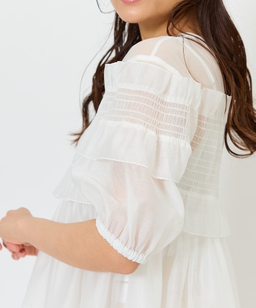 AND COUTURE（アンドクチュール）の「シアーシャーリングフリルブラウス（シャツ/ブラウス・レディース・オフホワイト/ブラック/ブルー・FREE）」の13枚目の写真