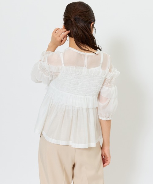 AND COUTURE（アンドクチュール）の「シアーシャーリングフリルブラウス（シャツ/ブラウス・レディース・オフホワイト/ブラック/ブルー・FREE）」の16枚目の写真