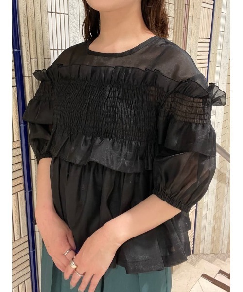 AND COUTURE（アンドクチュール）の「シアーシャーリングフリルブラウス（シャツ/ブラウス・レディース・オフホワイト/ブラック/ブルー・FREE）」の20枚目の写真