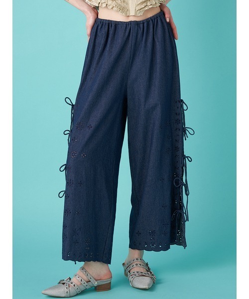 FURFUR(ファーファー)の「カットワーク刺繍リボンパンツ(その他パンツ・レディース・ブラック/ホワイト/ブルー・FREE)」の5枚目の写真