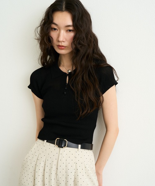 Lutim by u(ルチバイユー)の「Sherbet Touch Polo Collar Random Rib Tops / シャーベットタッチポロ襟ランダムリブトップス(Tシャツ/カットソー・レディース・チャコールグレー/アイボリー/ブラウン/レッド/ブラック/モカ/ミント/ナチュラル/ブラック×ホワイト・FREE)」の1枚目の写真