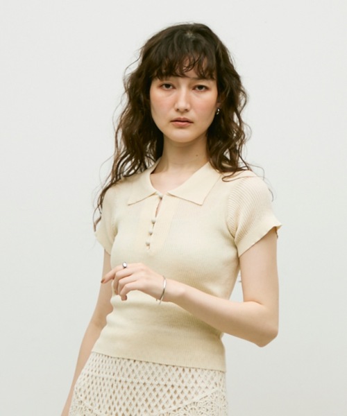 Lutim by u(ルチバイユー)の「Sherbet Touch Polo Collar Random Rib Tops / シャーベットタッチポロ襟ランダムリブトップス(Tシャツ/カットソー・レディース・チャコールグレー/アイボリー/ブラウン/レッド/ブラック/モカ/ミント/ナチュラル/ブラック×ホワイト・FREE)」の12枚目の写真