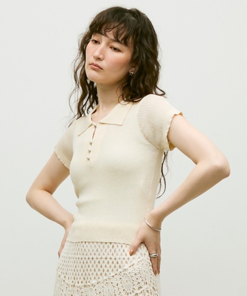 Lutim by u(ルチバイユー)の「Sherbet Touch Polo Collar Random Rib Tops / シャーベットタッチポロ襟ランダムリブトップス(Tシャツ/カットソー・レディース・チャコールグレー/アイボリー/ブラウン/レッド/ブラック/モカ/ミント/ナチュラル/ブラック×ホワイト・FREE)」の11枚目の写真