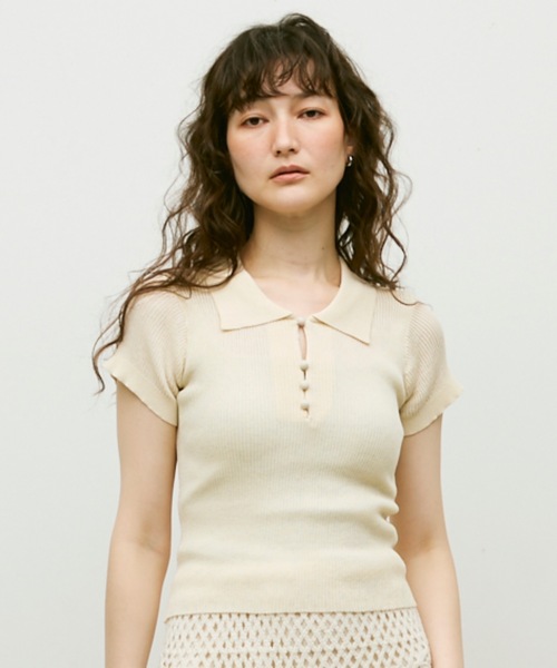 Lutim by u(ルチバイユー)の「Sherbet Touch Polo Collar Random Rib Tops / シャーベットタッチポロ襟ランダムリブトップス(Tシャツ/カットソー・レディース・チャコールグレー/アイボリー/ブラウン/レッド/ブラック/モカ/ミント/ナチュラル/ブラック×ホワイト・FREE)」の10枚目の写真