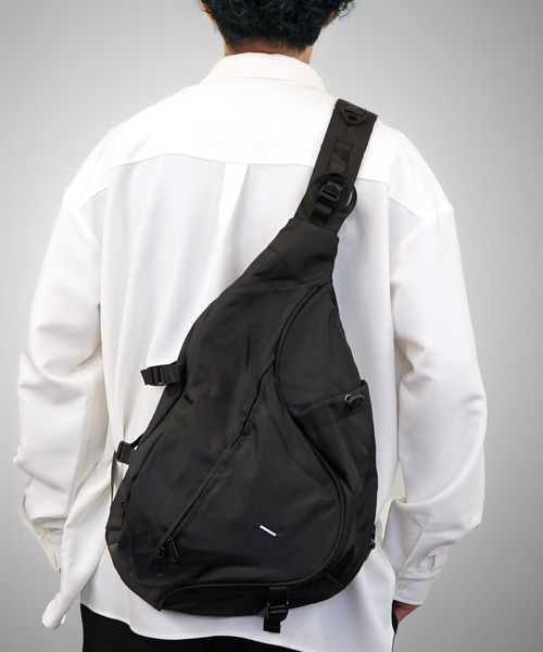 alo ブラック ボディバッグ　LAで購入 alo ブラック ボディバッグLAで購入