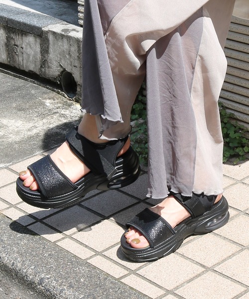 BETTY CLUB（ベティクラブ）の「【JEWEL CASKET】2ベルトエア入り厚底ラメ スポーツサンダル（サンダル・レディース・ゴールド/シルバー/ブラック・S/M/L/LL）」の10枚目の写真