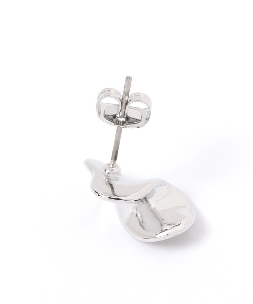 mysty woman(ミスティウーマン)の「プチウェーブピアス 495871(ピアス(両耳用)・レディース・シルバー/ゴールド・FREE)」の4枚目の写真