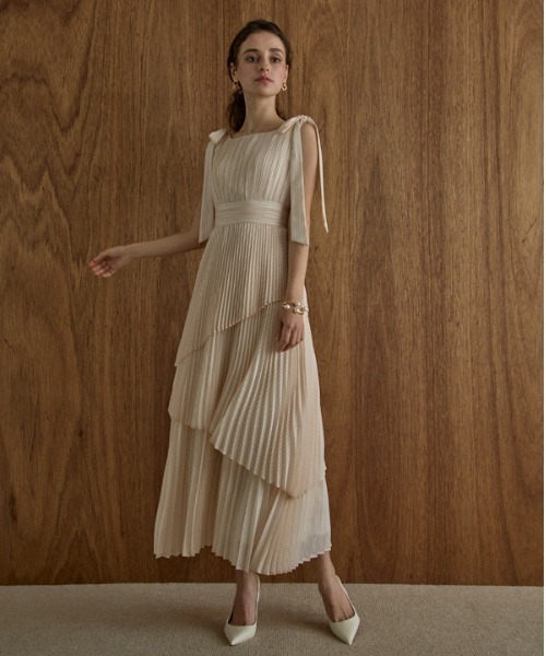 Pleated tiered dress プリーツティアードドレス（ワンピース