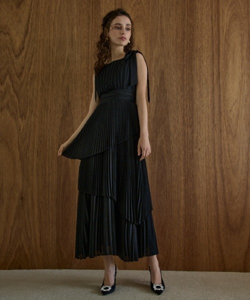 Pleated tiered dress プリーツティアードドレス（ワンピース