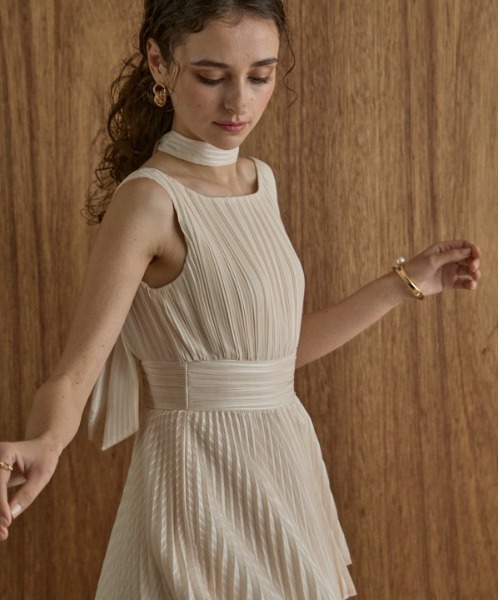 ERADIE(エラディエ)の「Pleated tiered dress プリーツティアードドレス(ワンピース・レディース・アイボリー/ブラック・FREE)」の10枚目の写真