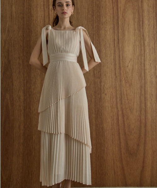 Pleated tiered dress プリーツティアードドレス（ワンピース