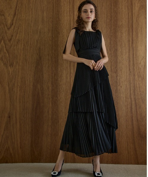 ERADIE(エラディエ)の「Pleated tiered dress プリーツティアードドレス(ワンピース・レディース・アイボリー/ブラック・FREE)」の19枚目の写真