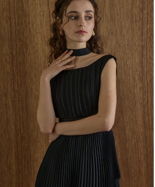 Pleated tiered dress プリーツティアードドレス（ワンピース