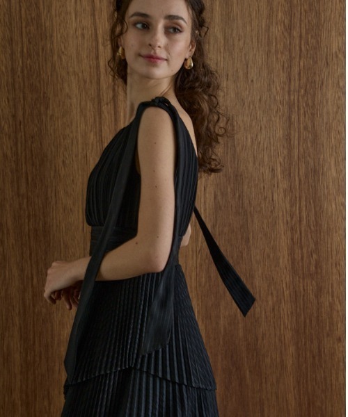 Pleated tiered dress プリーツティアードドレス（ワンピース