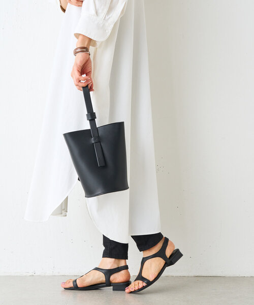 BEARDSLEY（ビアズリー）の「《ARRHE STUDIO》シリンダートートバッグ（トートバッグ・レディース・ブラック・FREE）」の8枚目の写真