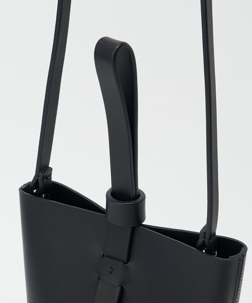 BEARDSLEY（ビアズリー）の「《ARRHE STUDIO》シリンダートートバッグ（トートバッグ・レディース・ブラック・FREE）」の12枚目の写真