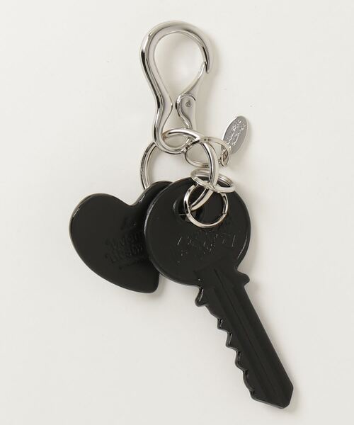 Vivienne Westwood(ヴィヴィアンウエストウッド)の「LEATHER-KEY & HEART KEYRING(キーケース/キーアクセサリー・メンズ・ブラック・FREE)」の2枚目の写真