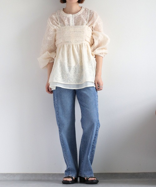 cepo(セポ)の「〈セットアップ対応〉フラワーシアービスチェ(キャミソール・レディース・オフホワイト/ブラック・M)」の1枚目の写真