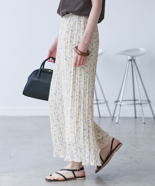 ROPE' PICNIC（ロペピクニック）の「ガーデンフラワープリーツパンツ/リンクコーデ（その他パンツ・レディース・ブルー系その他/ホワイト系その他・36/38）」の8枚目の写真