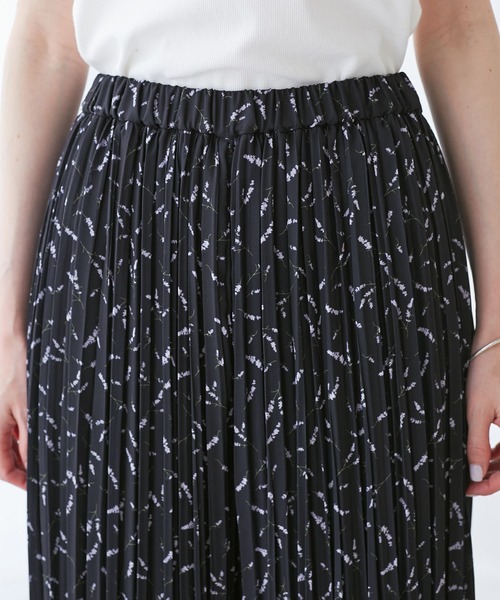 ROPE' PICNIC（ロペピクニック）の「ガーデンフラワープリーツパンツ/リンクコーデ（その他パンツ・レディース・ブルー系その他/ホワイト系その他・36/38）」の21枚目の写真