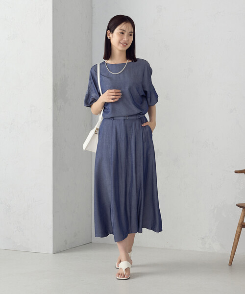 COMME CA ISM(コムサイズム)の「【セットアップ対応】デニムライクシャンブレー Tブラウス(シャツ/ブラウス・レディース・ネイビー・LARGE/MEDIUM)」の4枚目の写真