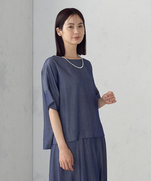 COMME CA ISM(コムサイズム)の「【セットアップ対応】デニムライクシャンブレー Tブラウス(シャツ/ブラウス・レディース・ネイビー・LARGE/MEDIUM)」の2枚目の写真