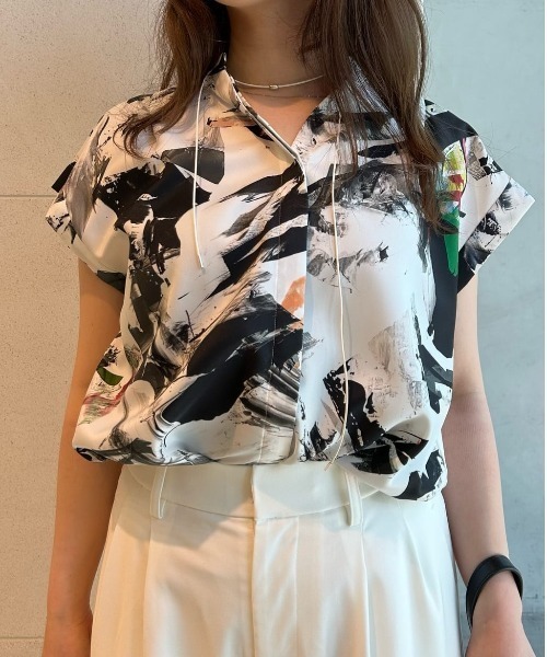 LOVELESS（ラブレス）の「【KANAKO SASAKI】コラボレーション ノースリーブシャツ（シャツ/ブラウス・レディース・ブラック/ロイヤルブルー・36）」の10枚目の写真
