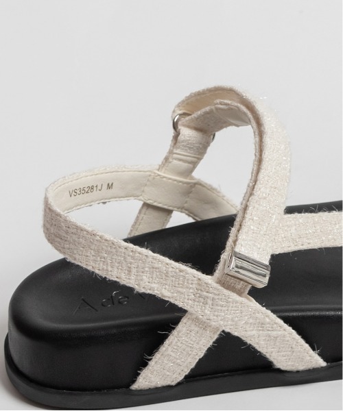 A de Vivre(アドゥヴィーヴル)の「サステナブル フットベッドベルトサンダル(サンダル・レディース・オレンジ/アイボリー/ブラック・L/S/M/LL)」の7枚目の写真