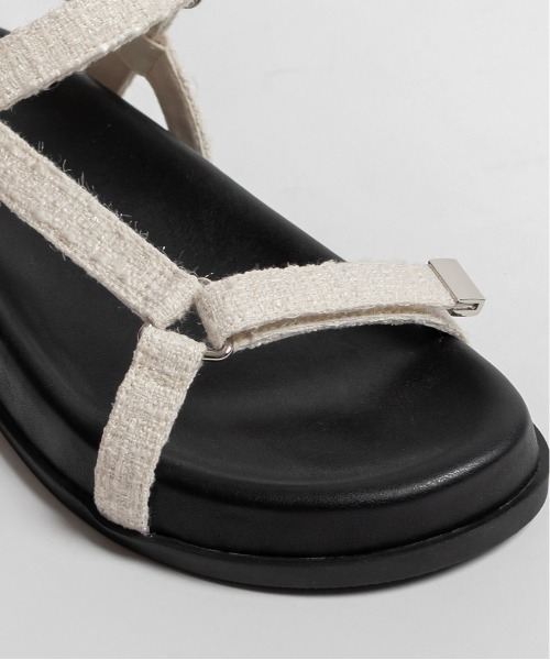 A de Vivre(アドゥヴィーヴル)の「サステナブル フットベッドベルトサンダル(サンダル・レディース・オレンジ/アイボリー/ブラック・L/S/M/LL)」の4枚目の写真