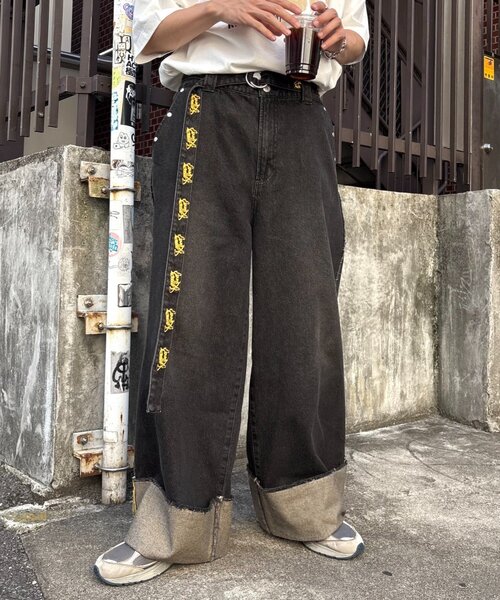 SOUNDSGOOOOD（サウンズグッド）の「【SOUNDS GOOOOD】ロールアップフリンジワイドパンツ（デニムパンツ・メンズ・ブラック/パープル・ONE SIZE）」の3枚目の写真