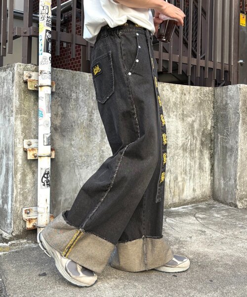 SOUNDSGOOOOD（サウンズグッド）の「【SOUNDS GOOOOD】ロールアップフリンジワイドパンツ（デニムパンツ・メンズ・ブラック/パープル・ONE SIZE）」の4枚目の写真