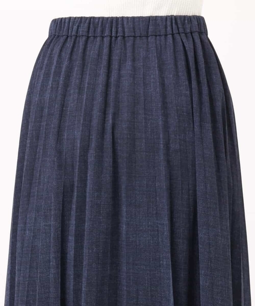 MK MICHEL KLEIN（エムケーミッシェルクラン）の「デニム調シアープリーツスカート/洗える（スカート・レディース・ライトグレー/ネイビー・38）」の17枚目の写真