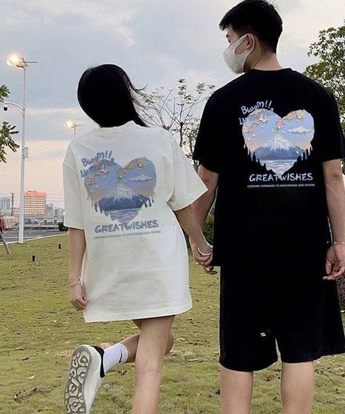 gossip!ロサンゼルス(ゴシップロサンゼルス)の「背面ハート富士山プリント オーバーサイズ半袖 T シャツ ユニセックス カップルコーデ レディース メンズ 夏トップス(Tシャツ/カットソー・レディース・ホワイト/ブラック・S/L/M/XL)」の7枚目の写真