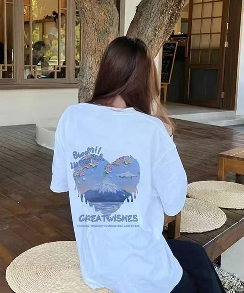 gossip!ロサンゼルス(ゴシップロサンゼルス)の「背面ハート富士山プリント オーバーサイズ半袖 T シャツ ユニセックス カップルコーデ レディース メンズ 夏トップス(Tシャツ/カットソー・レディース・ホワイト/ブラック・S/L/M/XL)」の12枚目の写真