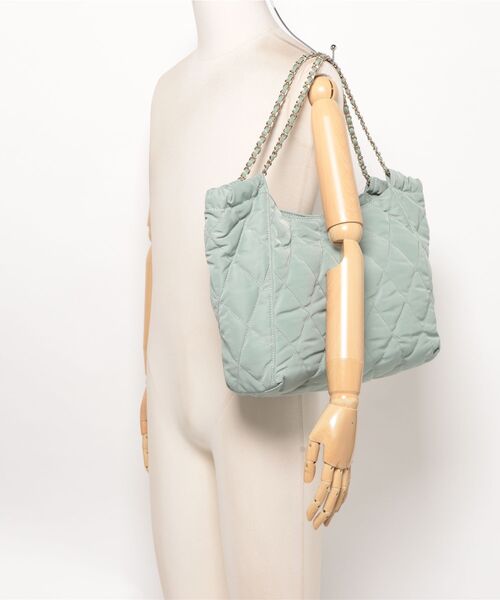 Q(キュー)の「ナイロンキルトチェーントート(トートバッグ・レディース・グレー/ライトグリーン・ONE SIZE)」の12枚目の写真