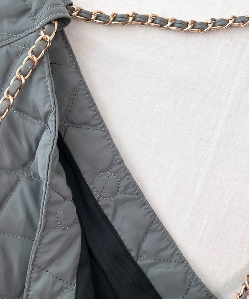 Q(キュー)の「ナイロンキルトチェーントート(トートバッグ・レディース・グレー/ライトグリーン・ONE SIZE)」の8枚目の写真