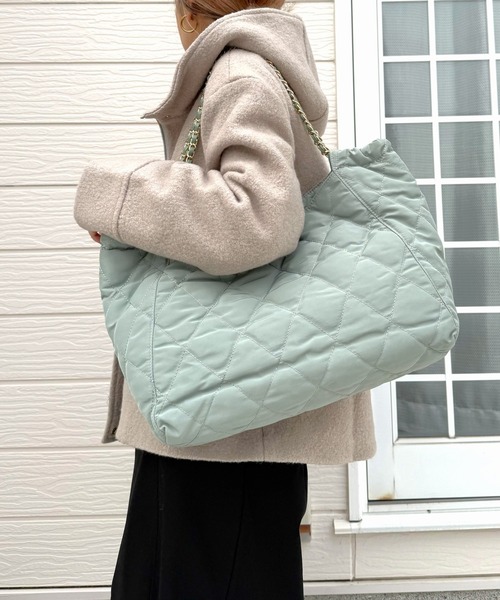 Q(キュー)の「ナイロンキルトチェーントート(トートバッグ・レディース・グレー/ライトグリーン・ONE SIZE)」の22枚目の写真