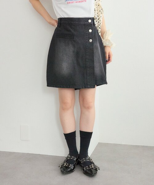 w closet（ダブルクローゼット）の「【25AW】デニムスカパン（スカート・レディース・ブルー/ブラック・MEDIUM/SMALL）」の2枚目の写真